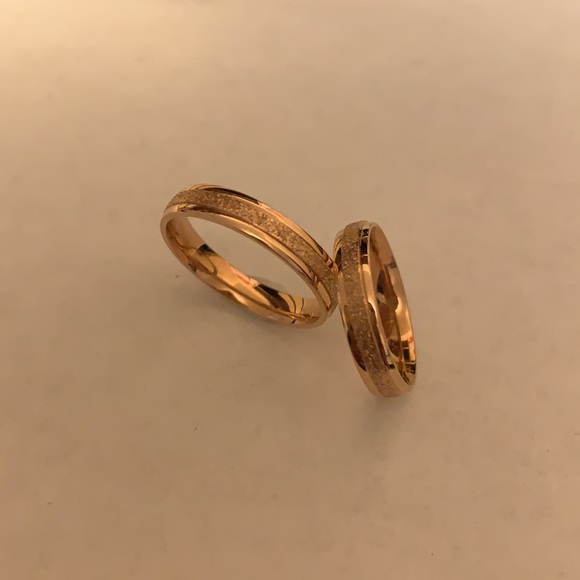 Ring - Picture 2 of 3